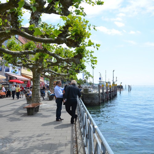 De prachtige boulevard van Meersburg